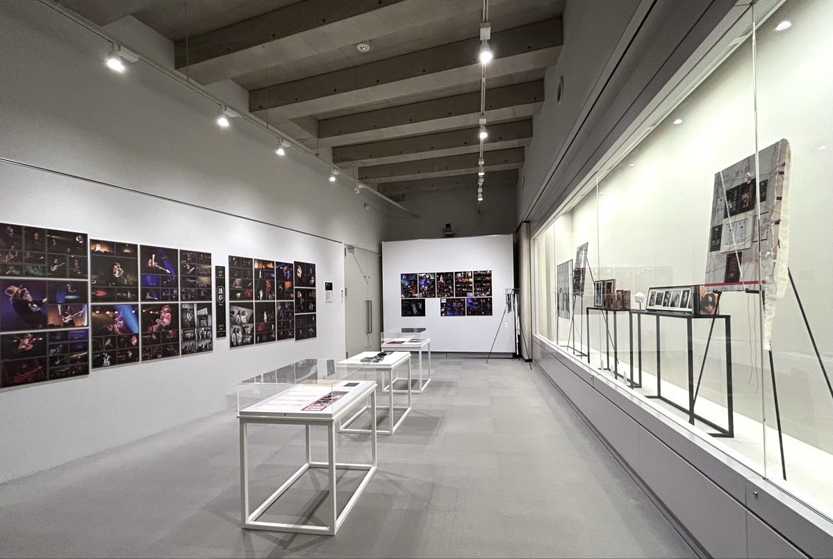 maf39et's tweet image. 黒夢2025

真摯に音楽を続けた
清春さん人時さん

支えて下さった
ファン皆様のおかげで

また撮りに来てね！
また撮りに行くね！を
社交辞令でなく果たせました

それに終わらず
写真展を提案してくださった
西森マネージャー☆

足を運んでくださった皆様☆
本当にありがとうございました！

#黒夢