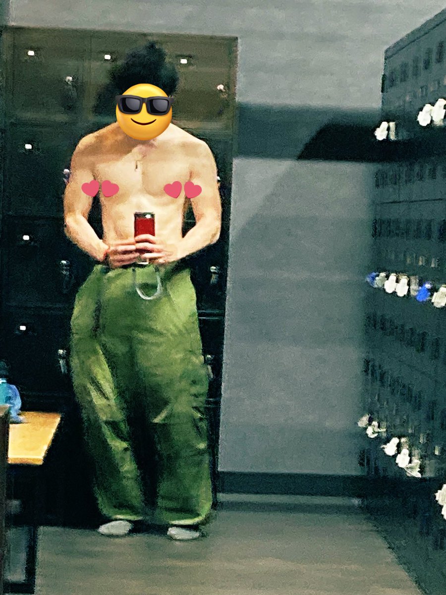 ROCKYcoltpython's tweet image. 寝癖ヤバくてうん◯こみたいな頭で今年最後のジム行きました。

中々配信は出来ませんでしたが楽しい一年でした！
来年もよろしくお願いします！良いお年を🐎