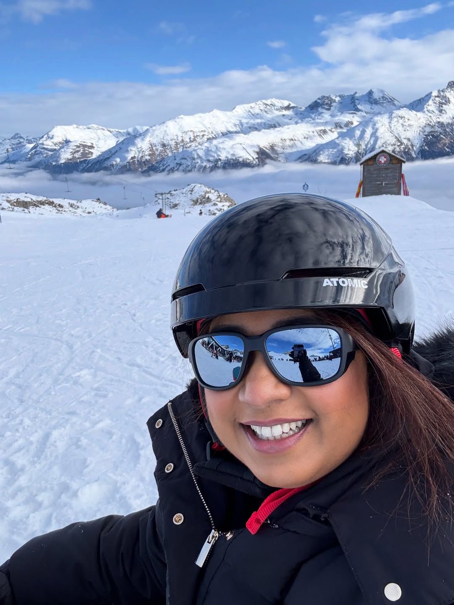 Winter holiday ☃️❄️
Why is this smile so contagious 🥹😭🤌
<a href="/shreyaghoshal/">Shreya Ghoshal</a> 🤍🩵

SHREYA GHOSHAL REIGNS 2025