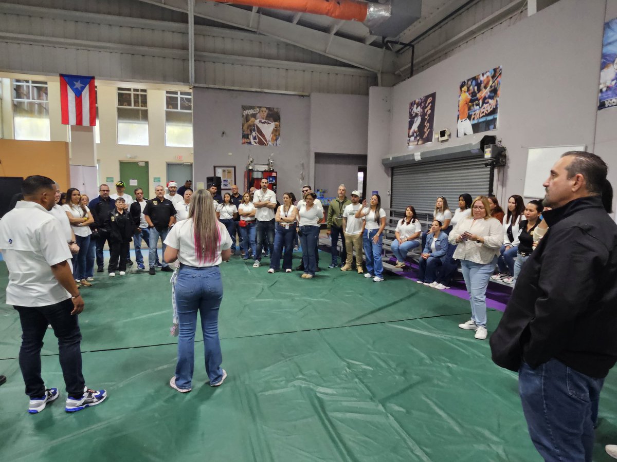 AFI ya está en Utuado en la celebración del Día de Reyes para compartir con nuestras familias la alegría y la magia de esta tradición.
Invitamos a las familias a acercarse y ser parte de este compartir dedicado a los niños y niñas de la montaña.  #Utuado #DíaDeReyes #LaFortaleza