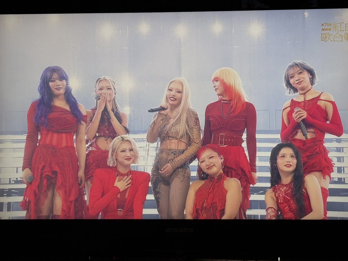 maashi_the_end's tweet image. ノノガ見てた勢なので、
この演出は号泣

NHK様
一生、受信料払います

#ちゃんみな
#HANA
#SADSONG
#紅白歌合戦