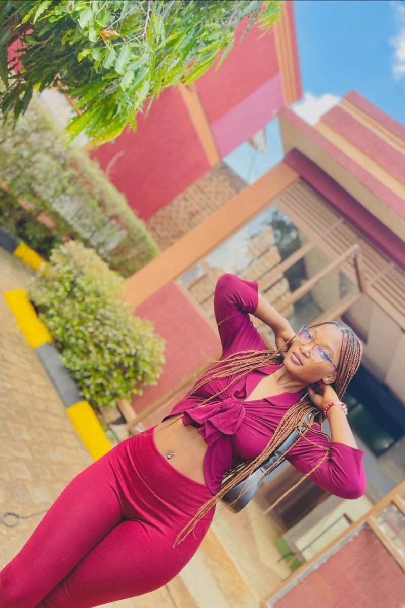 Follow <a href="/Brendah256_/">Brendah ☄️</a> she follows back then you can evn dm her for her number 😀