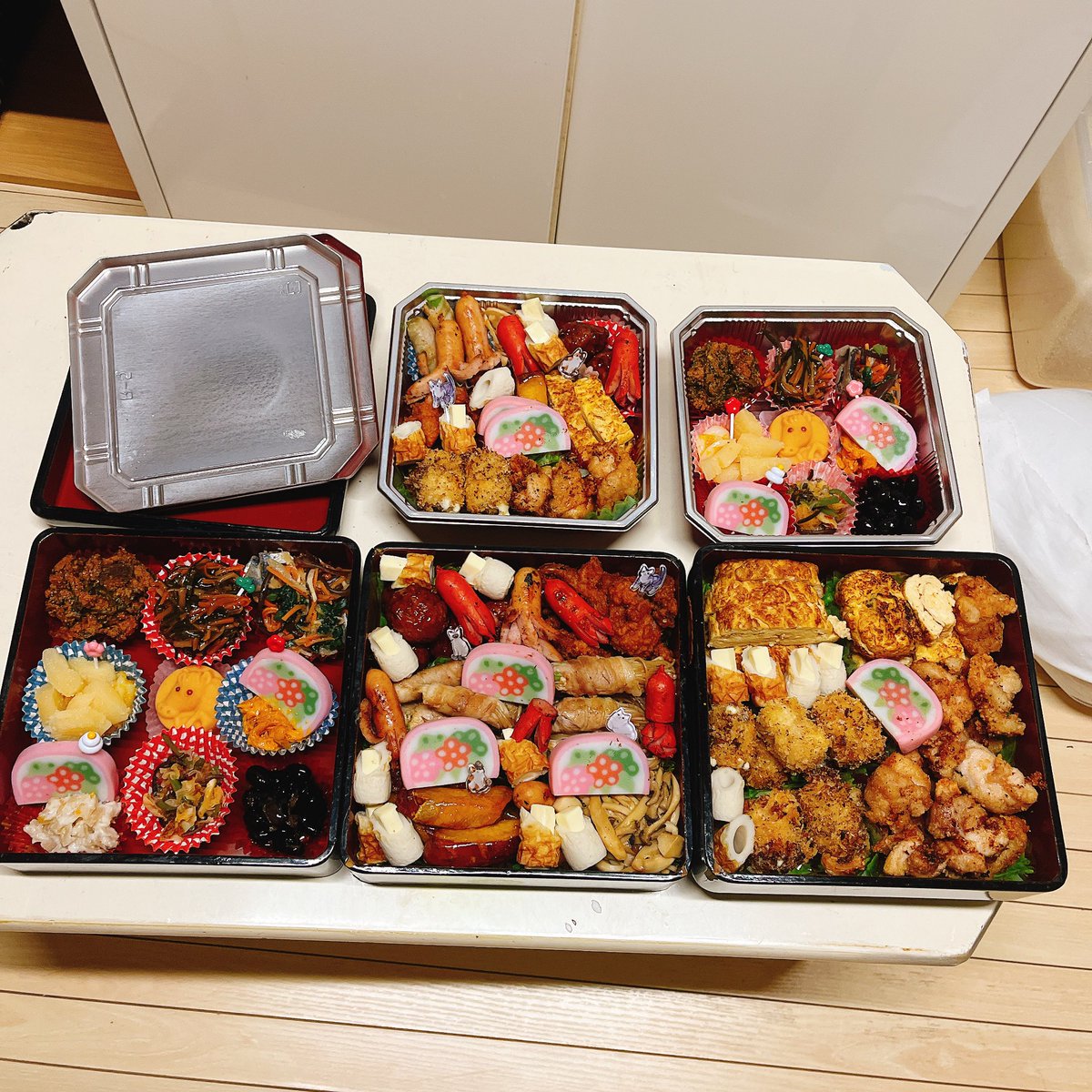 お節も完成したし年越しそばも食べた！
2025年も大変お世話になりました！
2026年もどうぞ宜しくお願いいたします🙇🏻‍♂️🙌