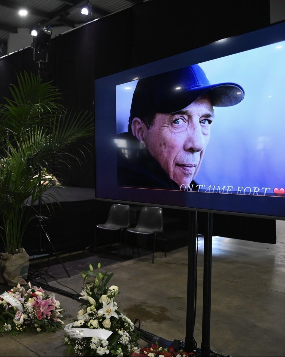 LaMinuteOM_'s tweet image. Pablo Longoria a assisté ce matin à la cérémonie en hommage à l’ancien entraîneur de l’OM, Jean-Louis Gasset.

Plus d’un millier de personnes étaient présentes pour lui rendre hommage. 

#TeamOM