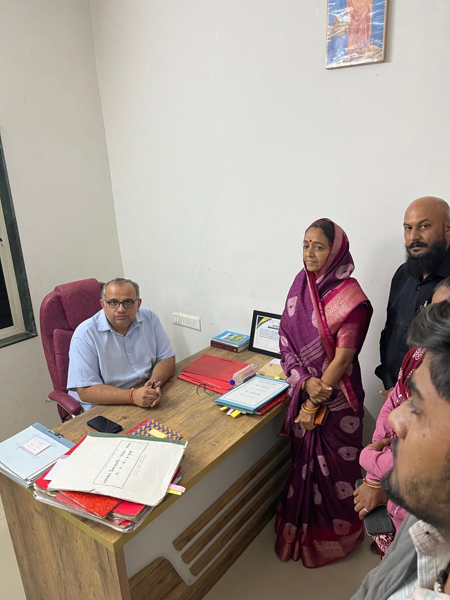 *આજ રોજ સાબરકાંઠા જિલ્લા ના હાંસલપુર ગામે *માનનીય કલેકટર સાહેબ શ્રી  (IAS* ) અને કલેકટર કચેરી  ટીમ  ધ્વારા મુલાકાત લેવામાં આવેલ જેમાં 
 દફતર ચકાસણી સાથે વિકાસના કામકાજની પૂછ પરછ  સાથે ચર્ચા કરવામાં આવી .

હાંસલપુર ગ્રામ પંચાયત
<a href="/CollectorSK/">Collector Sabarkantha</a>
<a href="/MamlatdarHimat1/">Mamlatdar Himatnagar</a> 
<a href="/sabarkanthadp/">DDO Sabarkantha</a>