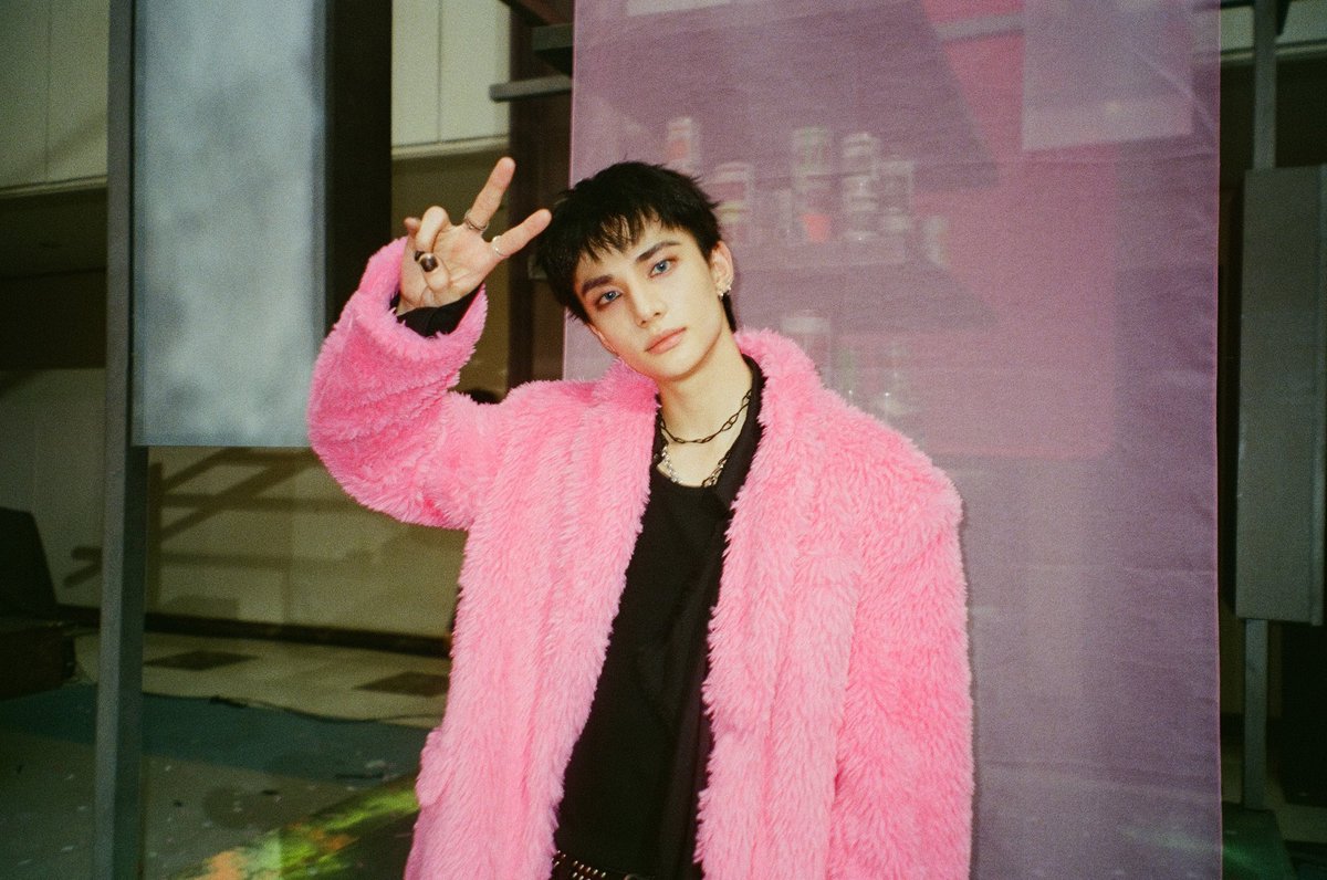 ohyunjirn's tweet image. Pinky boy.