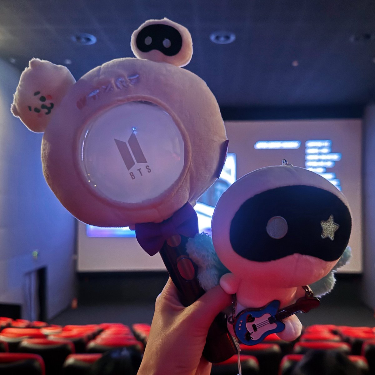 25년 마지막날은 석진이와 함께🐹
석진아 달석콘으로 올해 많이 행복했어💕

#Jin_TOUR_Movie 
#RUNSEOKJIN_epTOUR_Movie