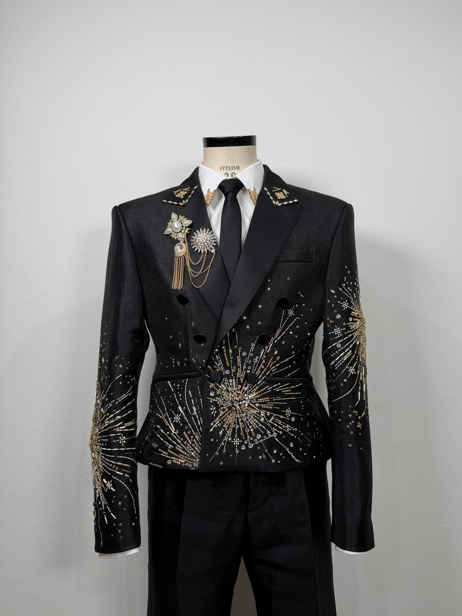 &amp;TEAM <a href="/andTEAMofficial/">&TEAM OFFICIAL</a> 
第76回NHK紅白歌合戦

Design&amp;Production :  AMPWORKS
Stylist ： RIKI YAMADA

<a href="/ampworks295/">AMPWORKS</a> 
Click and check the archives