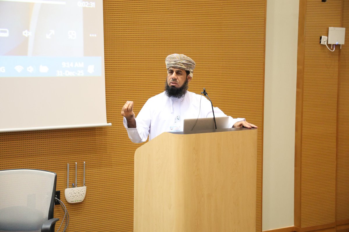 DGHS_Dakhiliyah's tweet photo. ...> تضمن الحفل كلمة للدكتور علي بن زايد البوسعيدي مدير #مستشفى_نزوى تحدث فيها أهمية الاحتفال باليوم العالمي للأشخاص ذوي الإعاقة. بعدها انطلقت الجلسة الحوارية بمشاركة مختصين في الأشخاص ذوي الإعاقة. حيث ناقشت الجلسة الخدمات الصحية والتعليمية والاجتماعية والتأهيلية المقدمة ...>يتبع https://t.co/rAiqUI28h4