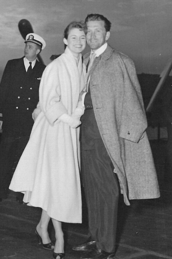 Brigitte Bardot, Kirk Douglas