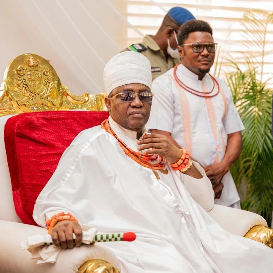 In the United Kingdom, "God Save the King" is not just a common expression but the title and theme of the national anthem.

Britons use "God Save the King" in chants, schools, and social life to express loyalty to the Crown. They never substitute it with "God Save England" or