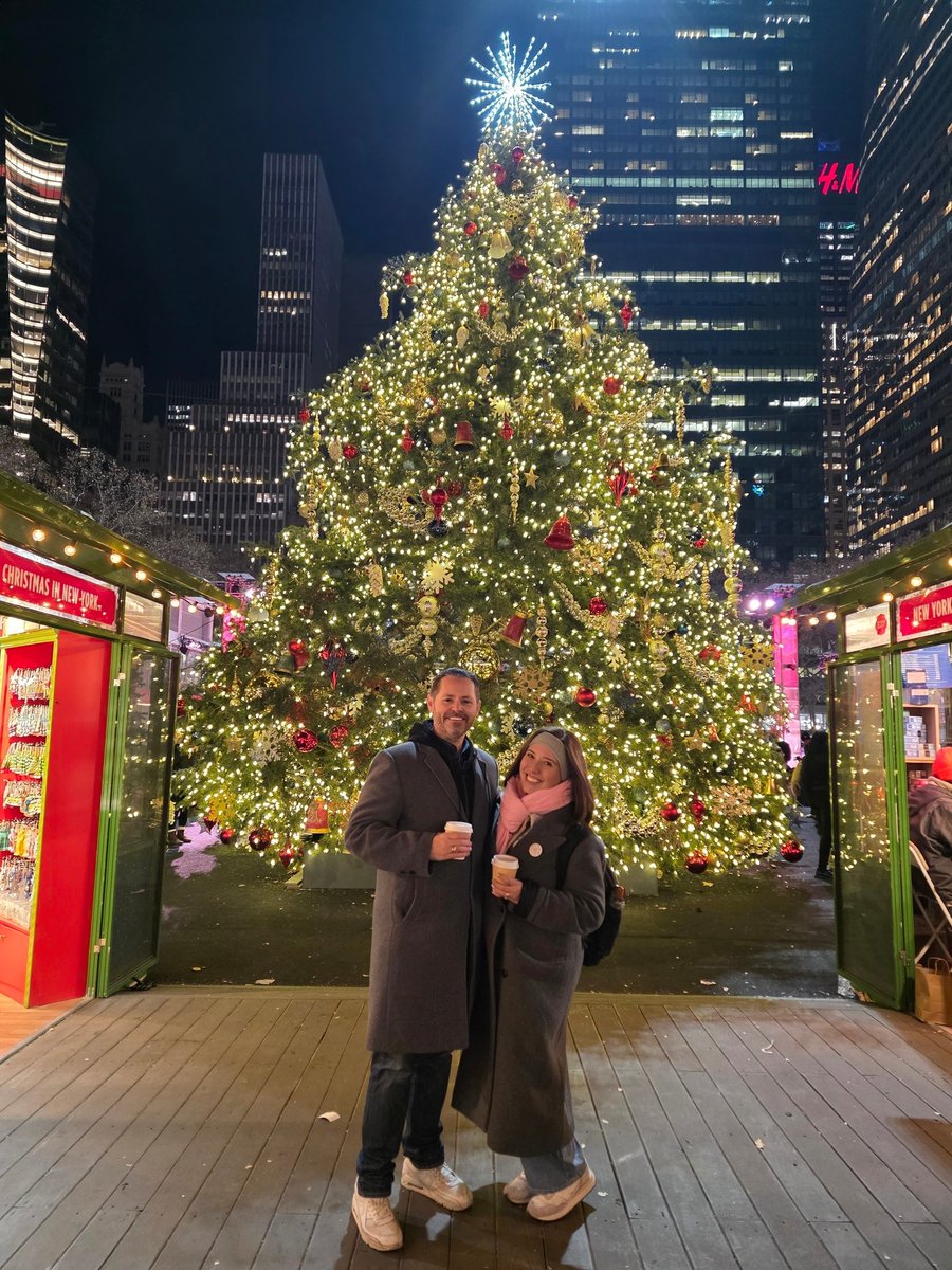 ifrankwilliams's tweet image. We &amp;lt;3 Bryant Park Winter Village! #Christmastime