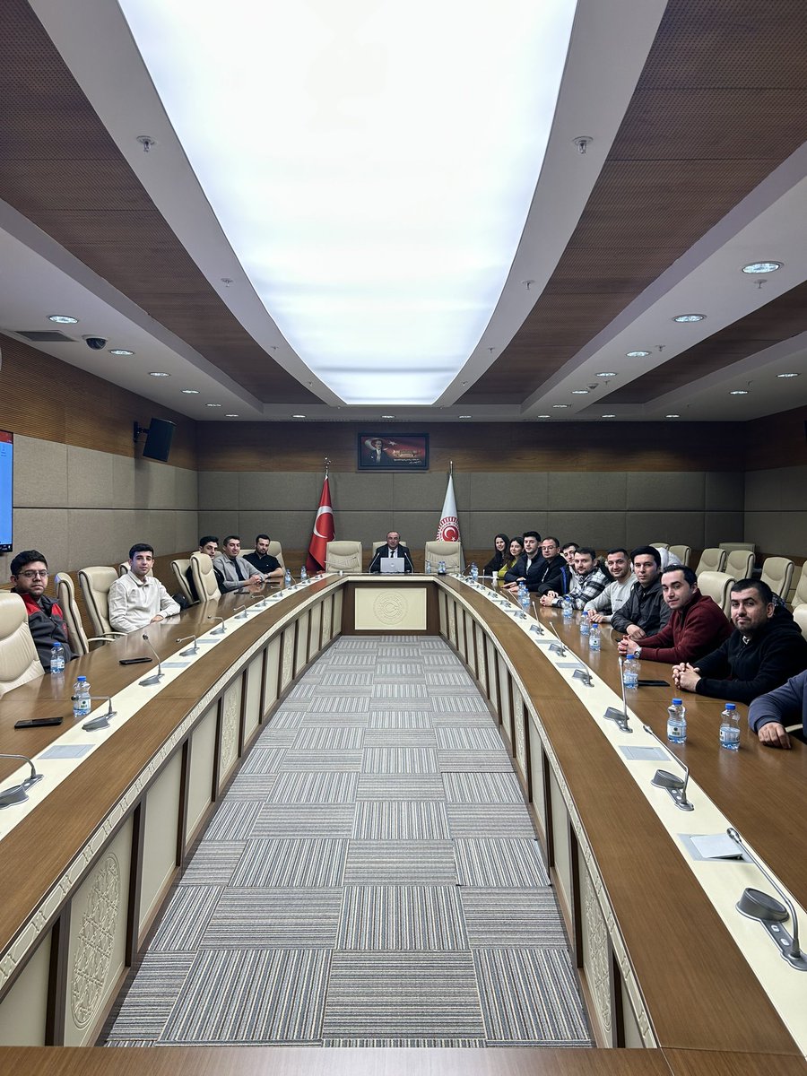 Gazi Meclisimizde göreve  başlayan arkadaşlarımıza düzenlenen Oryantasyon ve T.Eğit. Programında M. Hizmetleri Başkanlığımızın çalışmalarını paylaştım.Kurum kültürümüzü güçlendirecek bu yeni başlangıçların hepimiz için hayırlı olmasını diliyorum
<a href="/TBMMresmi/">TBMM</a>  <a href="/kursatkirbiyik/">H. Kürşat KIRBIYIK</a>