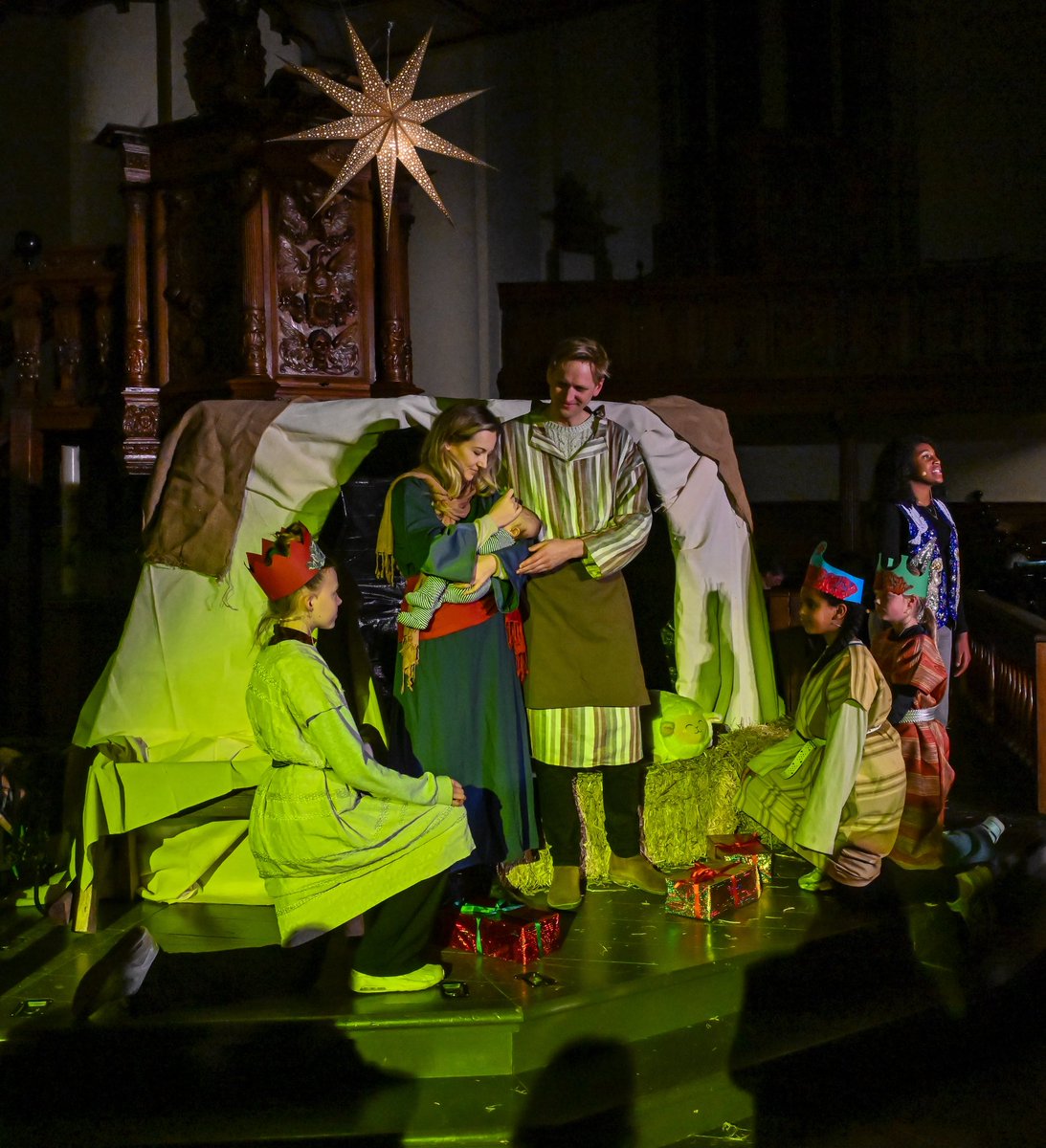 GeertDuinen's tweet photo. Kerstvoorstelling voor kinderen in de Nieuwe Kerk Groningen

https://t.co/En7jZbNLd8 https://t.co/OoZ00fHVHN