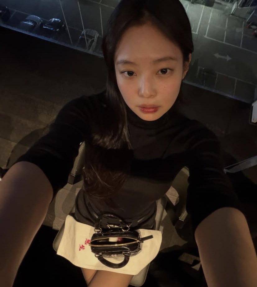 jenlooks's tweet image. 