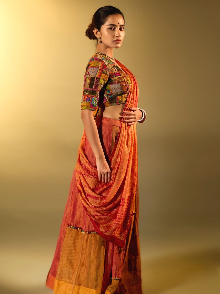 AnupamaTrends's tweet photo. Traditional vibes in every stitch ✨
@anupamahere 💗

#AnupamaParameswaran https://t.co/PSv97cP0Lm