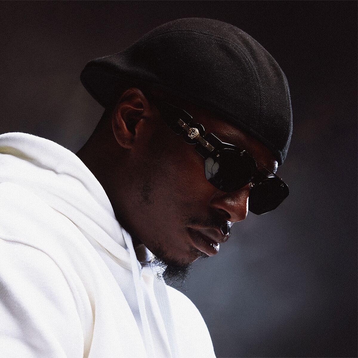 Kulturlesite_'s tweet image. 💎 WERENOI obtient le PREMIER DISQUE DE DIAMANT de sa discographie avec « PYRAMIDE » !!

Plus de 500 000 ventes.

Quel projet.. 🕊️