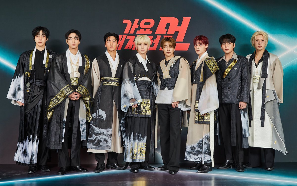lovelifebeauty_'s tweet photo. OHMYGOD ATEEZ LOOK SO STUNNING AND PRETTY AND GORGEOUS AND AMAZING https://t.co/A08XL9Ente