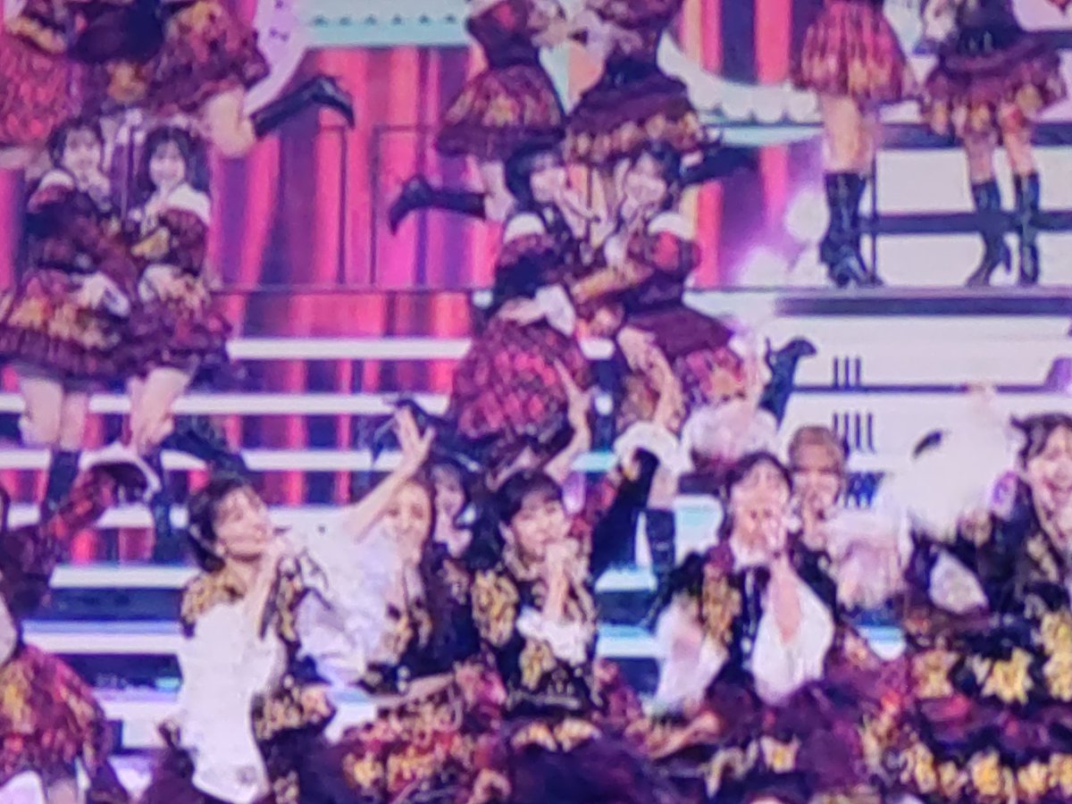 pottotolotto's tweet photo. 久しぶりの紅白、AKB48最高でした🥰

#福岡聖菜
#AKB48
#NHK紅白
#つなぐつながるAKB20周年 https://t.co/Vk9K9NBeGY