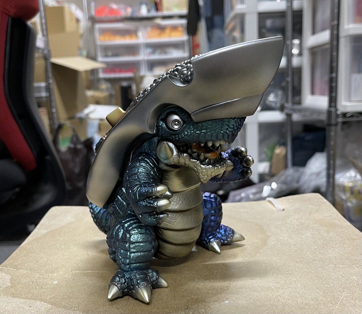 yama823's tweet image. 今回のは左右で色が違う子グリーンアンドブルー

#カレゴン #ソフビ #sofbi #kawaii #sofvi #カレー #怪獣