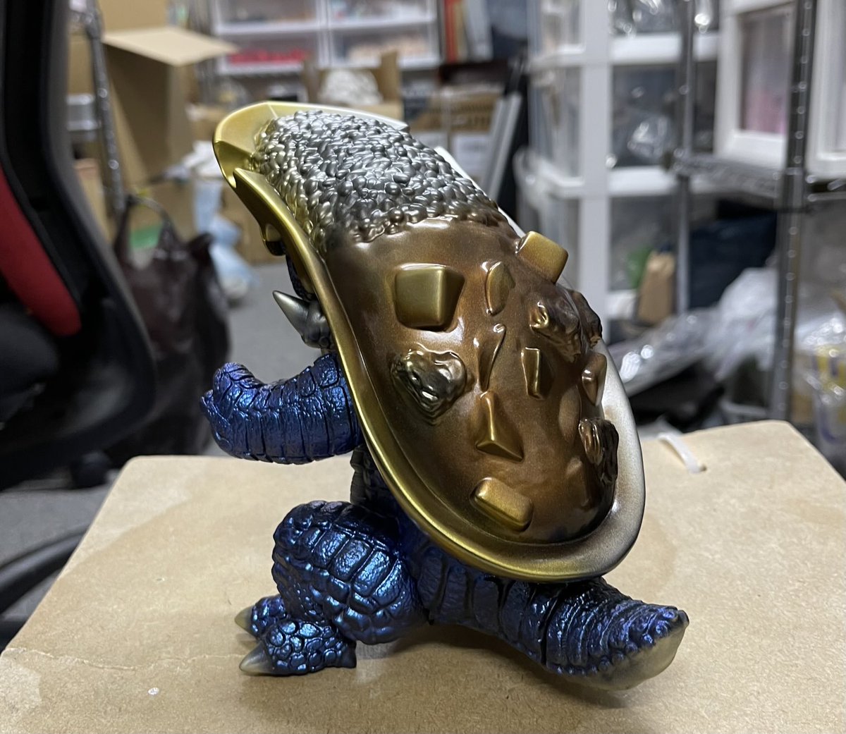 今回のは左右で色が違う子グリーンアンドブルー #カレゴン #ソフビ