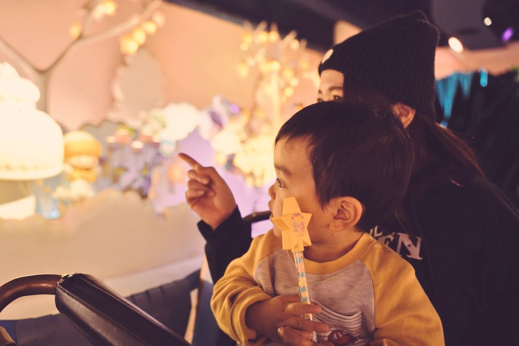 ngwds816's tweet photo. きょ様の推し活に同行した
保育園の先生から、園ではキティちゃんのぬいぐるみを抱えて離さないんですよーって聞いてて、ほんとかよって思ってたけどほんとだった
キティちゃん可愛すぎてすごい照れてた
来年も一緒に母ちゃんと遊んでな https://t.co/AiQ0rrOd3U