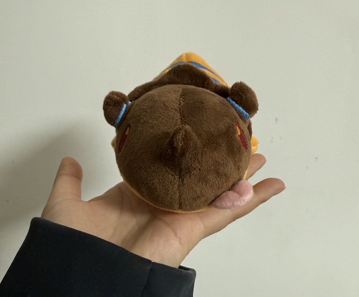 youzaiyouzai112's tweet image. We have additionally produced a 15CM miniature Greymon plushie!