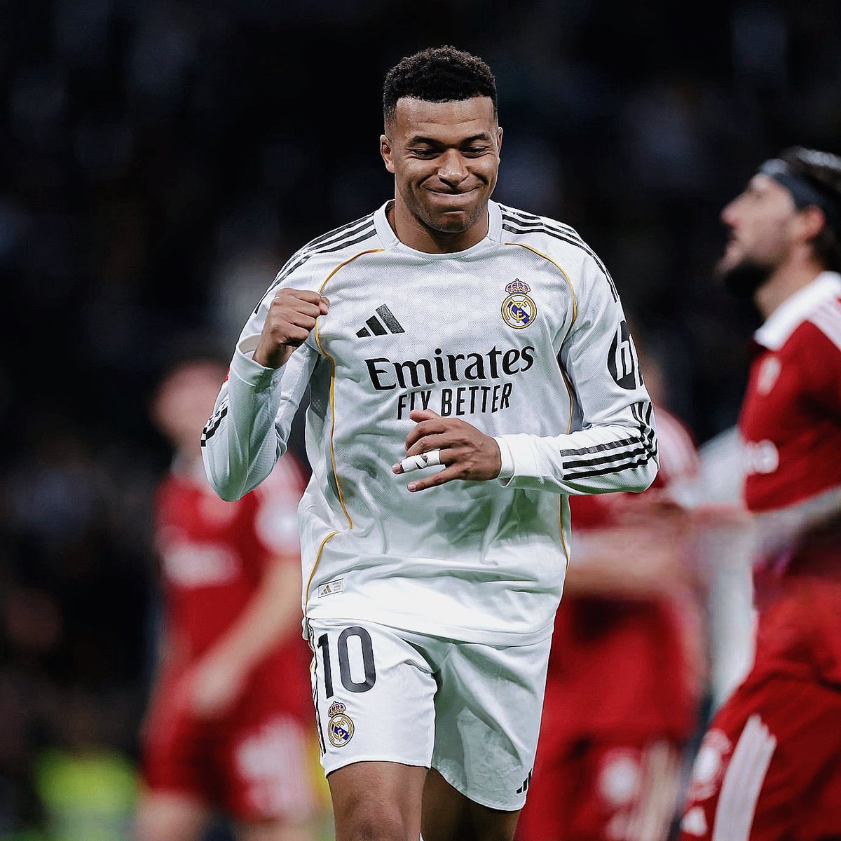 MadridXtra's tweet image. 🚨💣 BREAKING: Kylian Mbappé is INJURED.

He’s out for 3 WEEKS. @lequipe