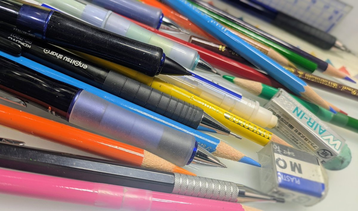 初めてスタジオで仕事をしながらの年越しになります✏️
2025年もありがとうございました🙏
2026年も宜しくお願い致します🌅