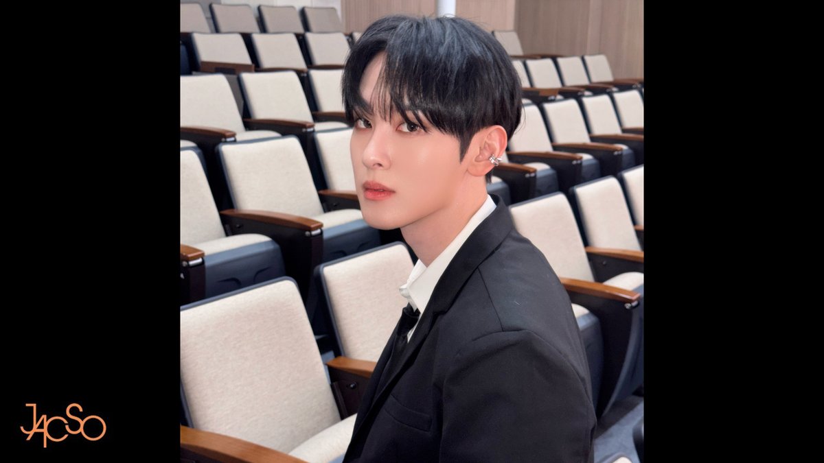 XODIACOfficial's tweet image. [🎤]

현식(HYUNSIK) "Welcome to the Show" Cover (원곡 : DAY6)

🔗 : youtu.be/0Ps0fduAAro

#XODIAC #소디엑 #HYUNSIK #현식