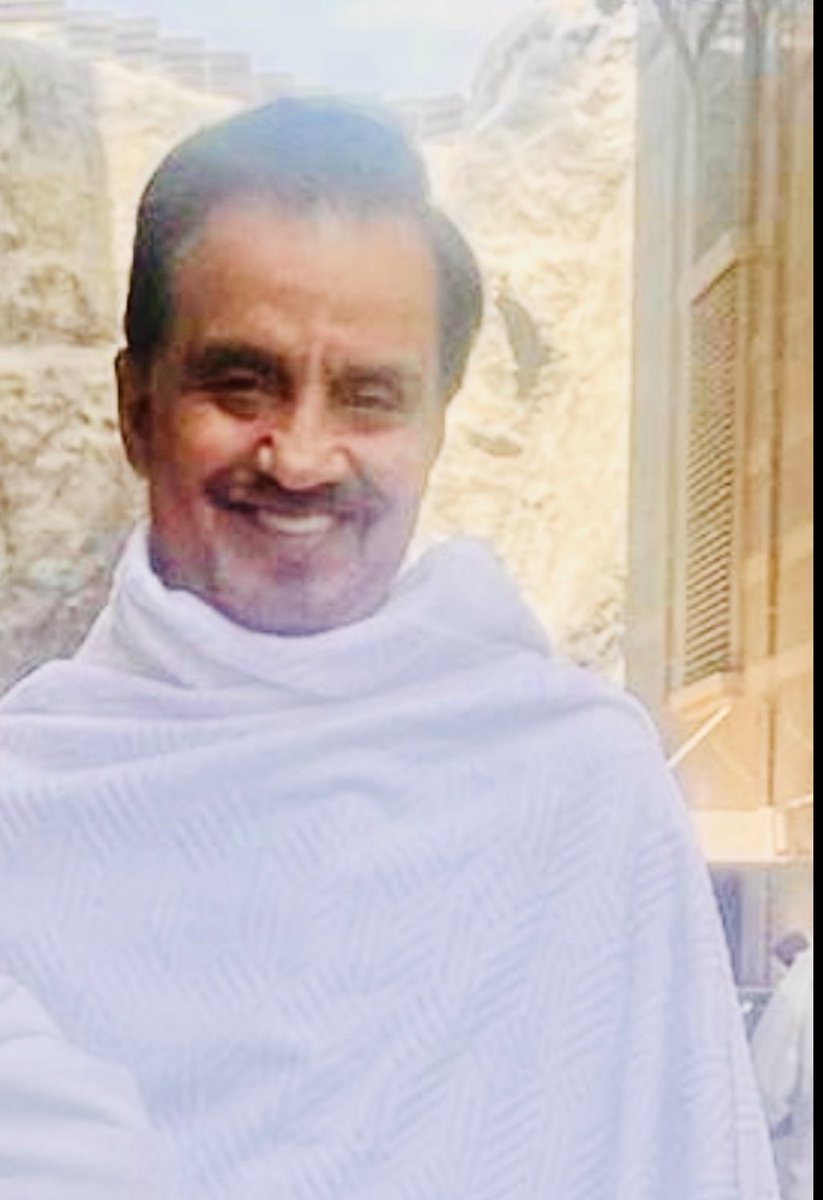 سال 2025 میں میری خوشقسمتی کہ میں نے کعبہ اور روضہِ رسول ﷺ دیکھا۔ 

باقی سب بے معنی ہے۔