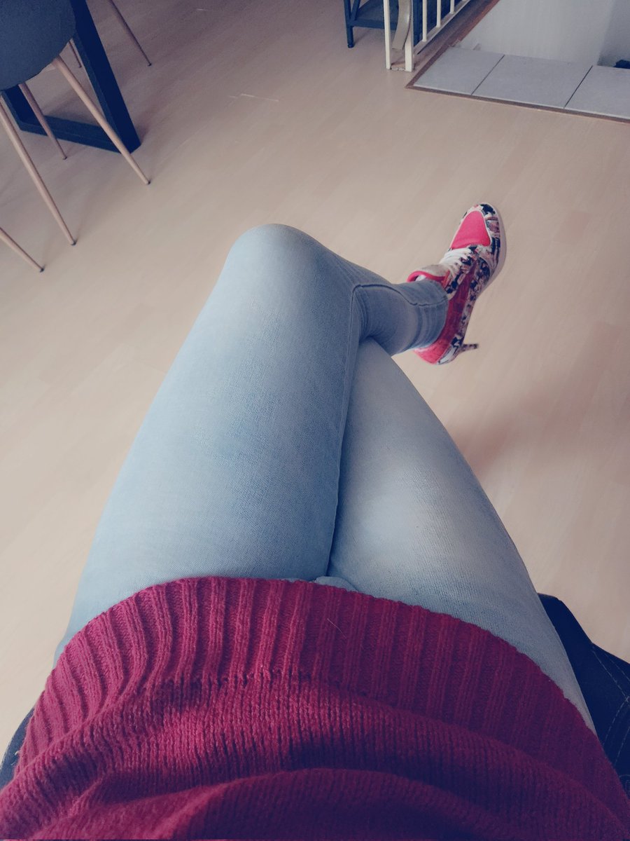 Wünsche allen ein guten Rutsch ins neue Jahr 🥳🎉 Mein Silvester Outfit steht auch schon fest 🥰 #sissy #chastity #stockings #permanentchastity #highheeledshoes