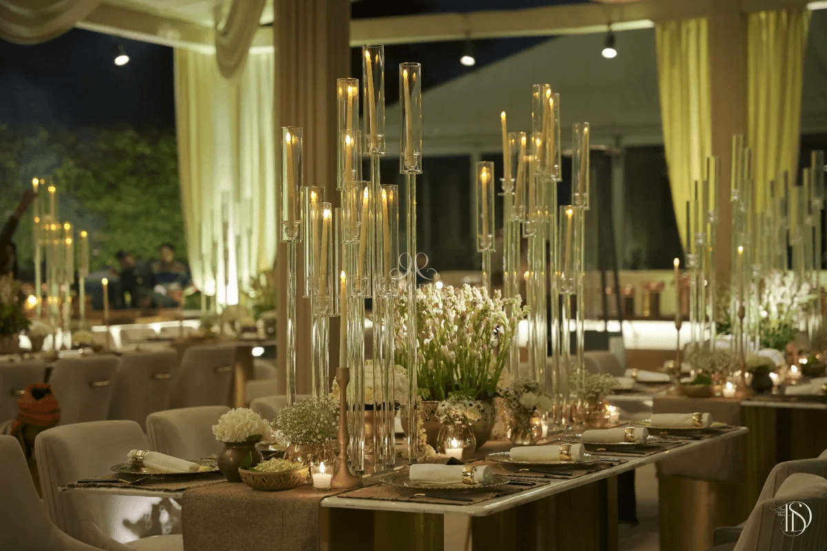 TheDecorShot's tweet photo. A palette of soothing Beige tones blended with lush White florals and delicate Gold accents. Every corner simple, sophisticated, and effortlessly elegant. This decor reflected warmth, charm, and a touch of luxury, making this Sangeet decor a true vision of beauty. https://t.co/mbJQTtyFXD