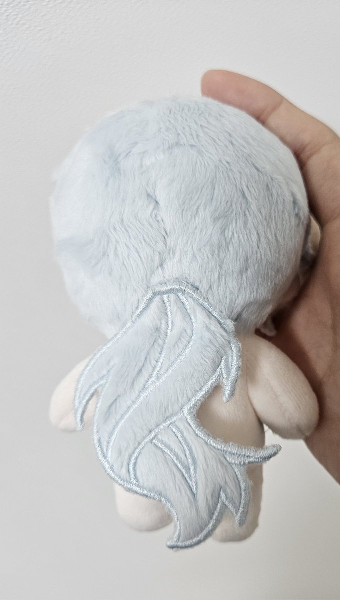 RT
남은 b급 재고 1개는 추첨으로 하겠습니다:)
앞머리 입체자수가 다소 헐렁하고 뒷머리 입체자수 아랫부분에 약간의 접착제가 묻어있어서.... 정말 괜찮으신 분들만 참여 부탁드립니다🥹