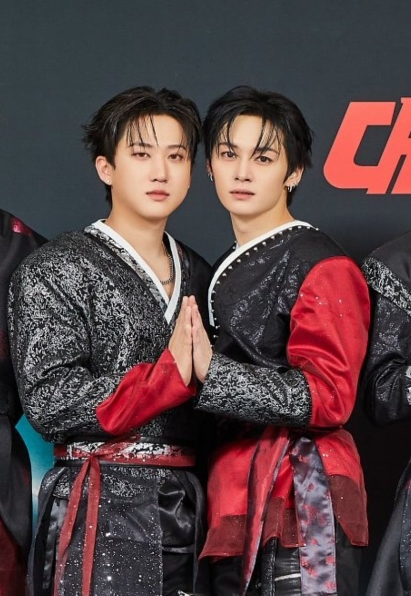 호앤빈 왜 중성마녀 포즈를 하고 잇지?;;;