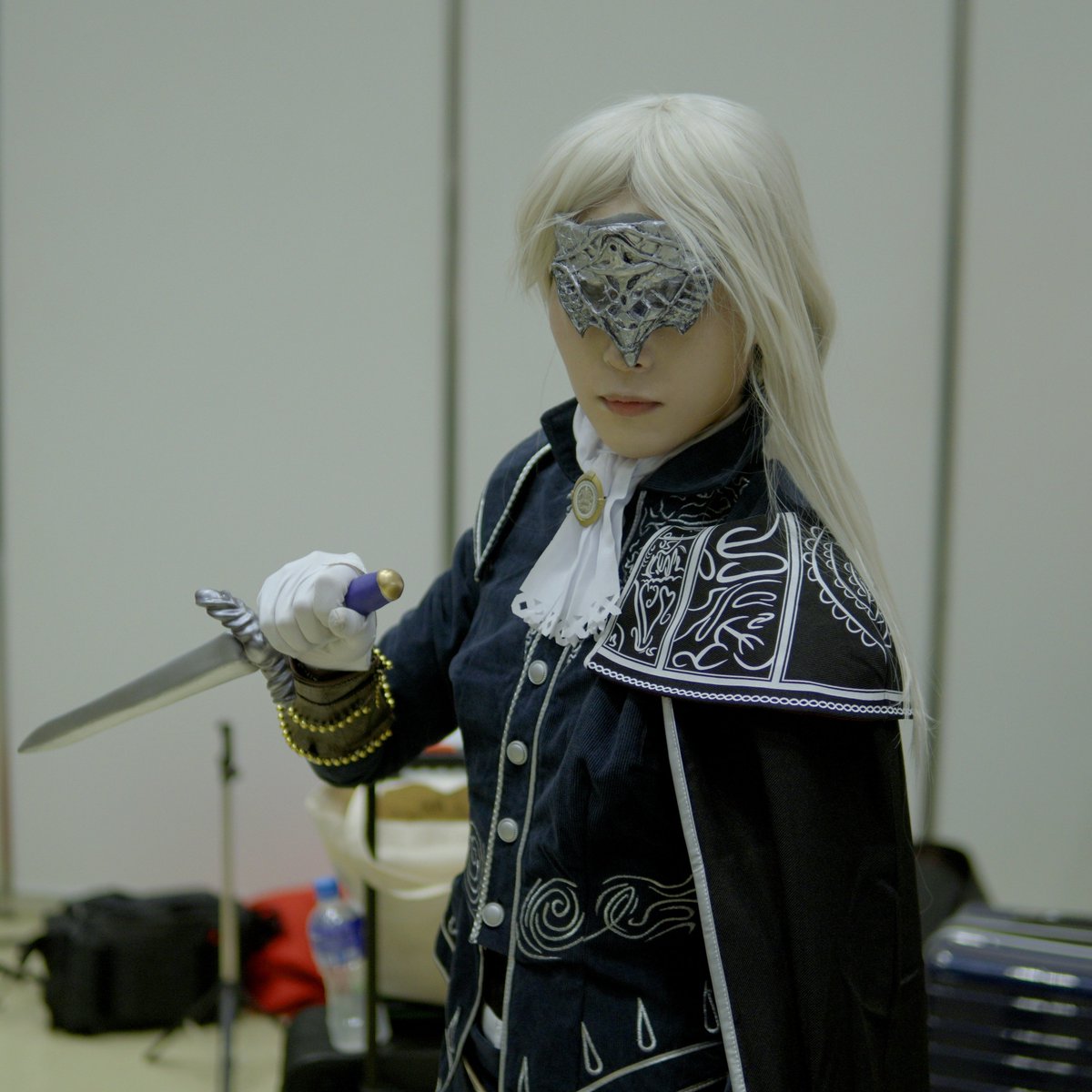 JasonMoofang's tweet photo. Someone beat up that last guy quick. #NIGHTREIGN #C107コスプレ #comiket107 https://t.co/ykMAmuI8su