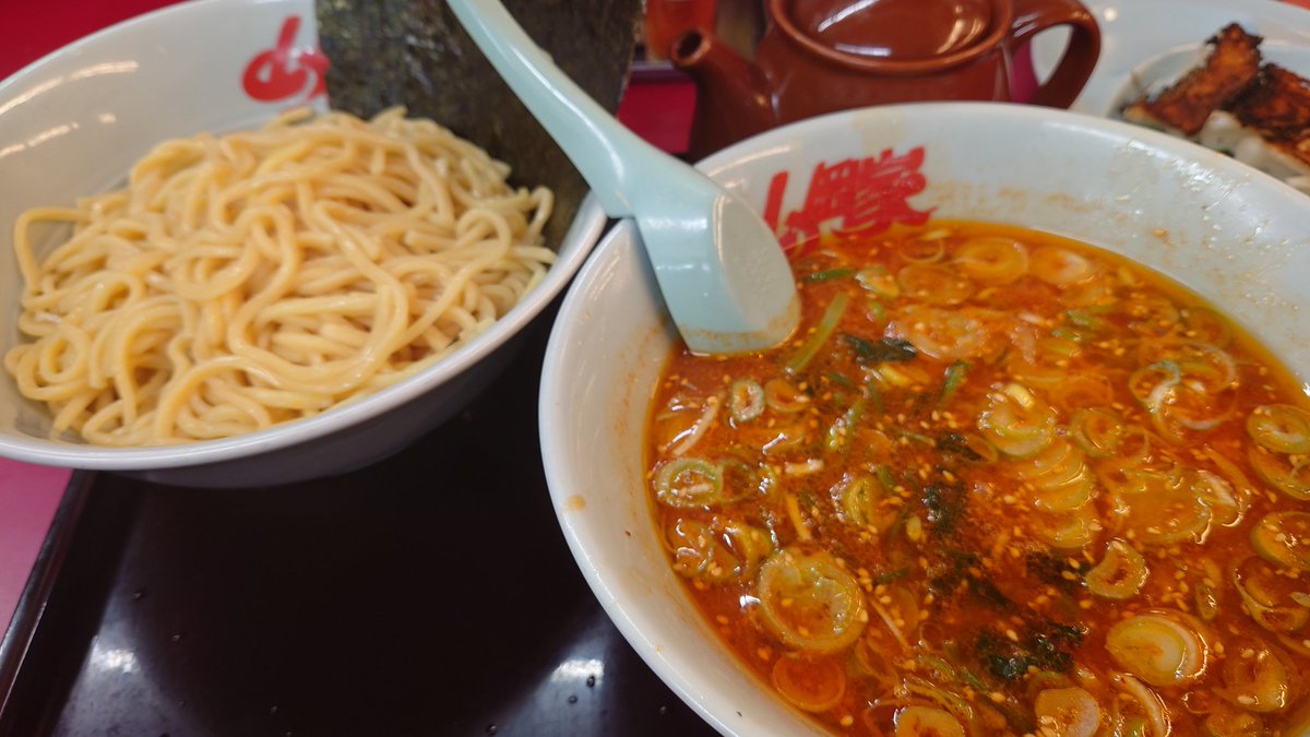 3017F's tweet photo. おいしいラーメン見つけた
山岡家で見つけた
太くて強くてまっすぐ　
麺の力であふれる元気
みんなでいただきます
癖になる味　ラーメンの山岡家 

うれしいラーメン見つけた
山岡家で見つけた
とんこつ　ぐつぐつ　じっと待つ
スープの優しさ　あふれる幸せ
みんなでいただきます
癖になる味　ラーメ https://t.co/QsvKyvaH5H