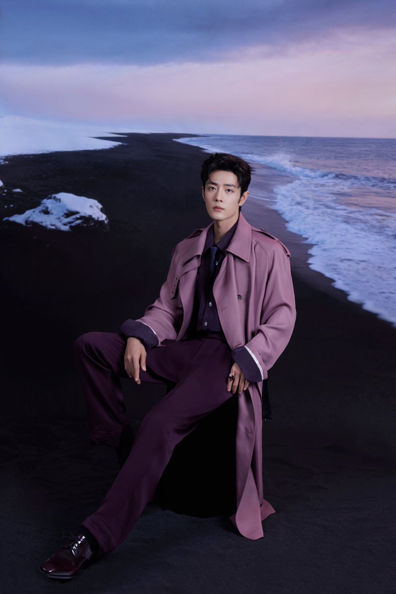 wxyzybxz's tweet image. 251231 21:00 Xiao Zhan Studio Weibo Update (1/3)

As the year draws to a close, let's ascend to the next level of light. Starting from this moment, let's embark on our journey to Dragon TV NYE. See you tonight!

XIAO ZHAN WELCOMES 2026
#DragonTVNYE26_XiaoZhan