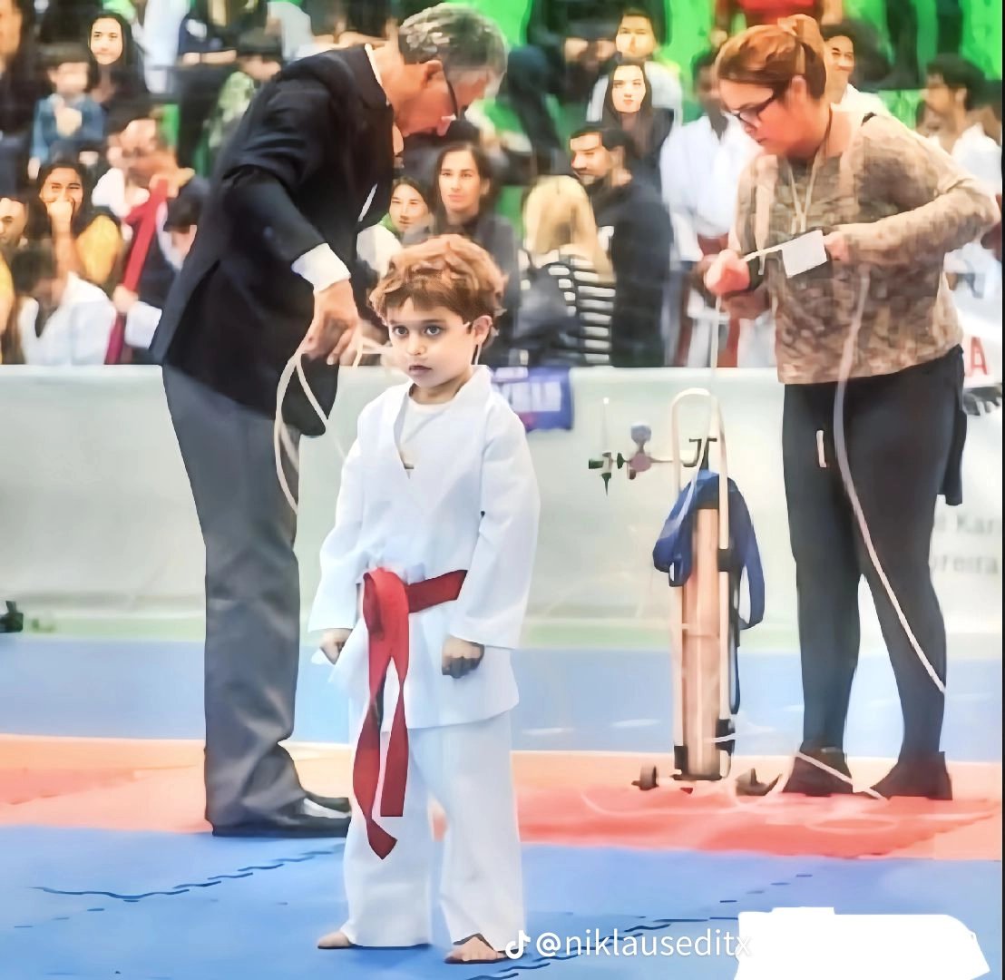 B Trader tweet media