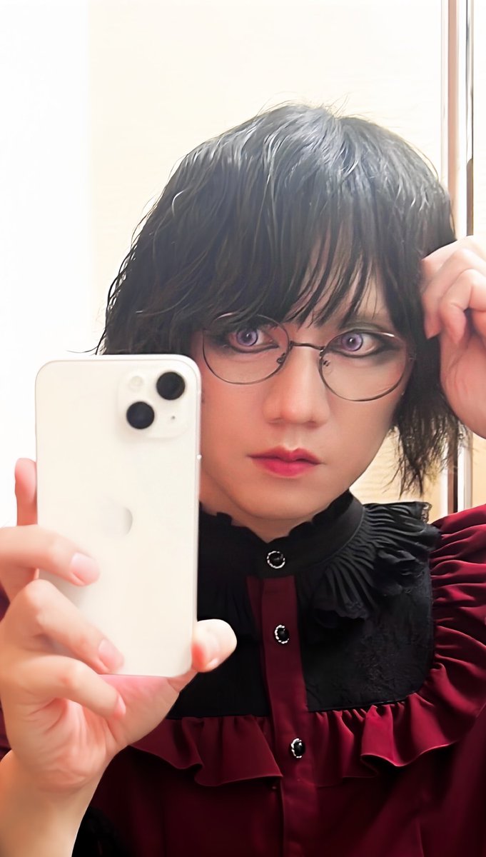 今年撮った中でギャップが出せた写真🤳メイクって面白いね💄

それでは良いお年を〜