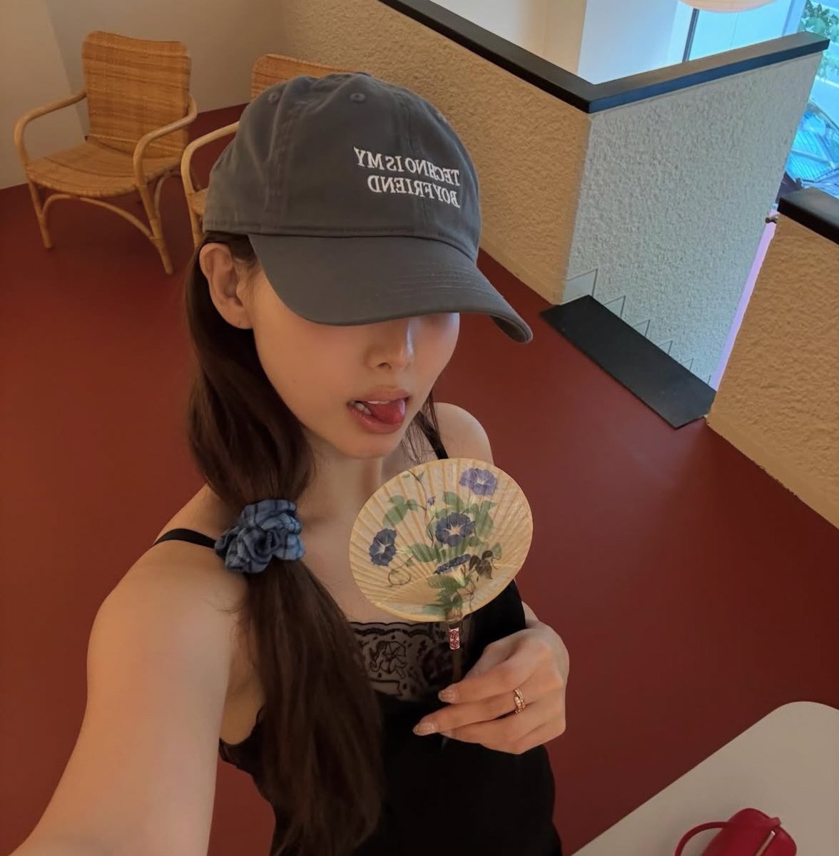 imnayeonarchive's tweet photo. nayeon update https://t.co/OGRYGua5zw
