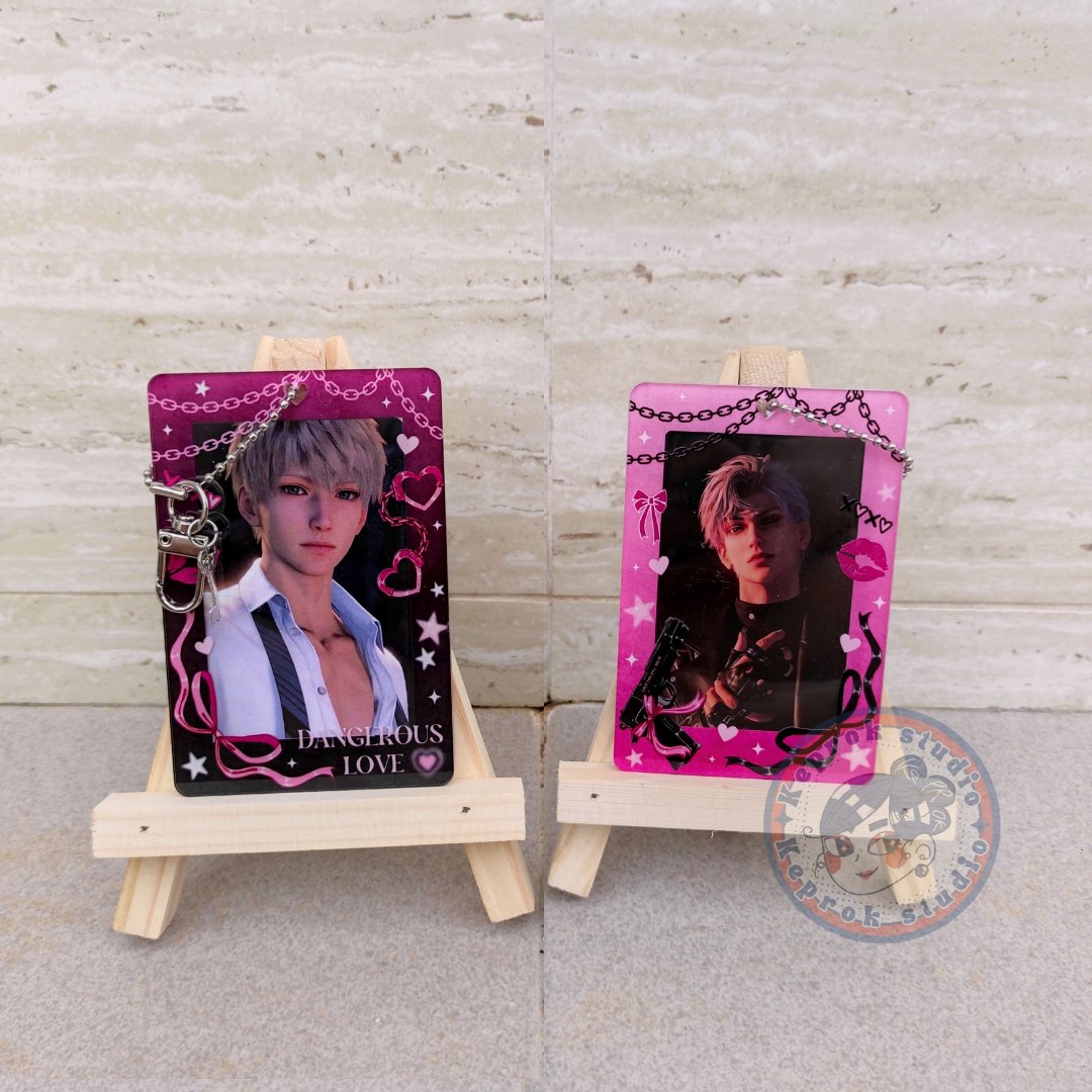 keprokstudio's tweet image. 🎊 NEW YEAR SALE IS HERE 🎊
Mulai tahun baru dengan card holder double side  ini.
Desain gemas, bisa bolak-balik, makin estetik buat photocard kesayangan 🫰🏻
💥 Limited stock, jangan sampai kehabisan!
s.shopee.co.id/1VsZCRaJKS