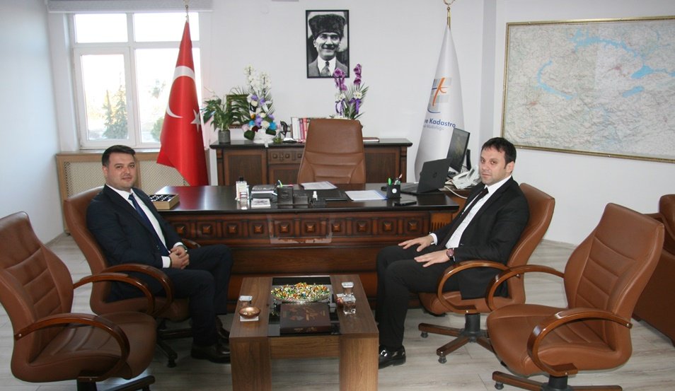 Bölge Müdürümüz Sayın Muhammed Afşin ALTINÖZ, Sivas Bölge Müdür Yardımcısı iken Elazığ Kadastro Müdürlüğünde Kadastro Müdürü olarak ataması yapılan Sayın Yusuf YAVUZ’ u makamında hayırlı olsun ziyaretinde bulundular.
Müdürümüze yeni görevinde başarılar dileriz. <a href="/tkgmgovtr/">Tapu ve Kadastro</a>