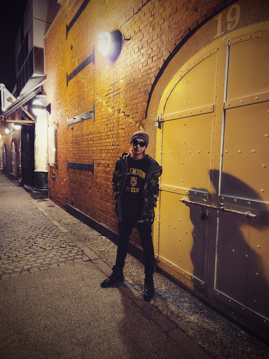 Misery_hode's tweet photo. 新年快樂!明年見!!⚡️🍻
良いお年を! また来年! https://t.co/3qcdk94JDl