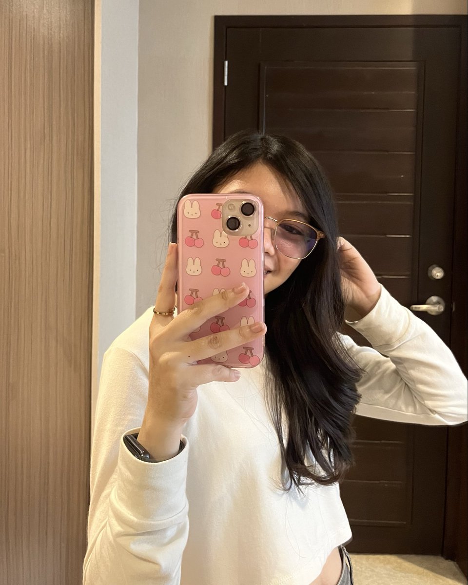 trixssay's tweet photo. Cheers to an amazing year filled with memories—grateful always 🥂✨ https://t.co/z6VfC5I8Vn