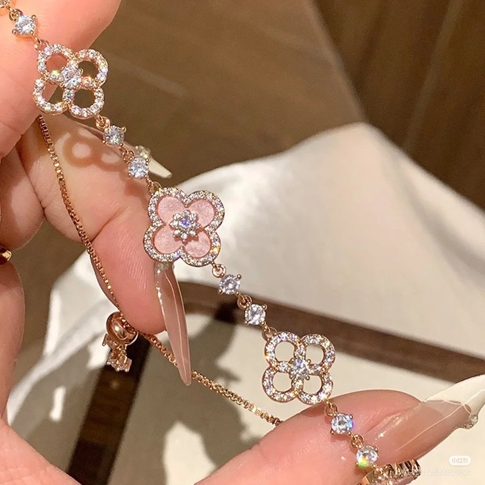 aestyfly's tweet image. Pretty bracelet

A thread