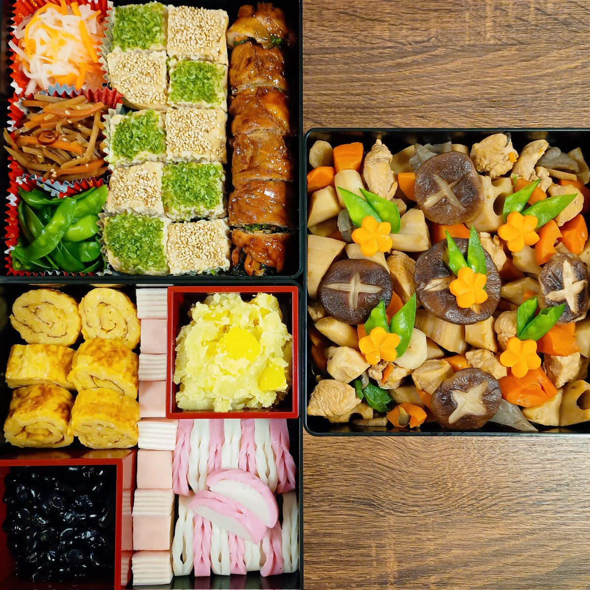 豪華三段重おせち出来ましたー！🍱いやー、達成感…今年は旦那の希望でハムチー入れたんですが、すき間埋めに丁度いい☺️沢山手伝って…むしろほぼやってくれた旦那に感謝🙏✨
あとはゆっくり蕎麦食べます、皆様、よいお年を！