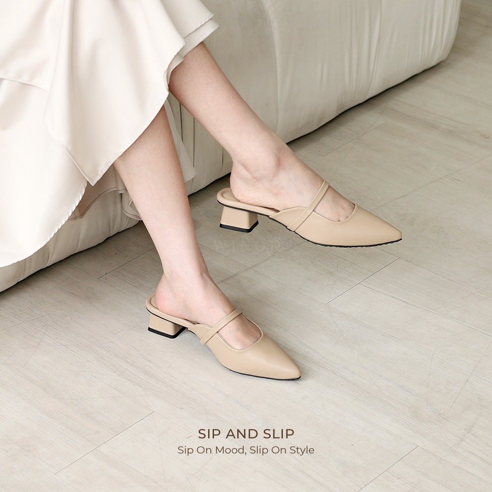 ejplore's tweet image. simple, timeless, elegant. 

rekomendasi sepatu yang cocok buat kondangan dan lebaran. 🤎🕊️✨

&amp;lt;a thread&amp;gt;