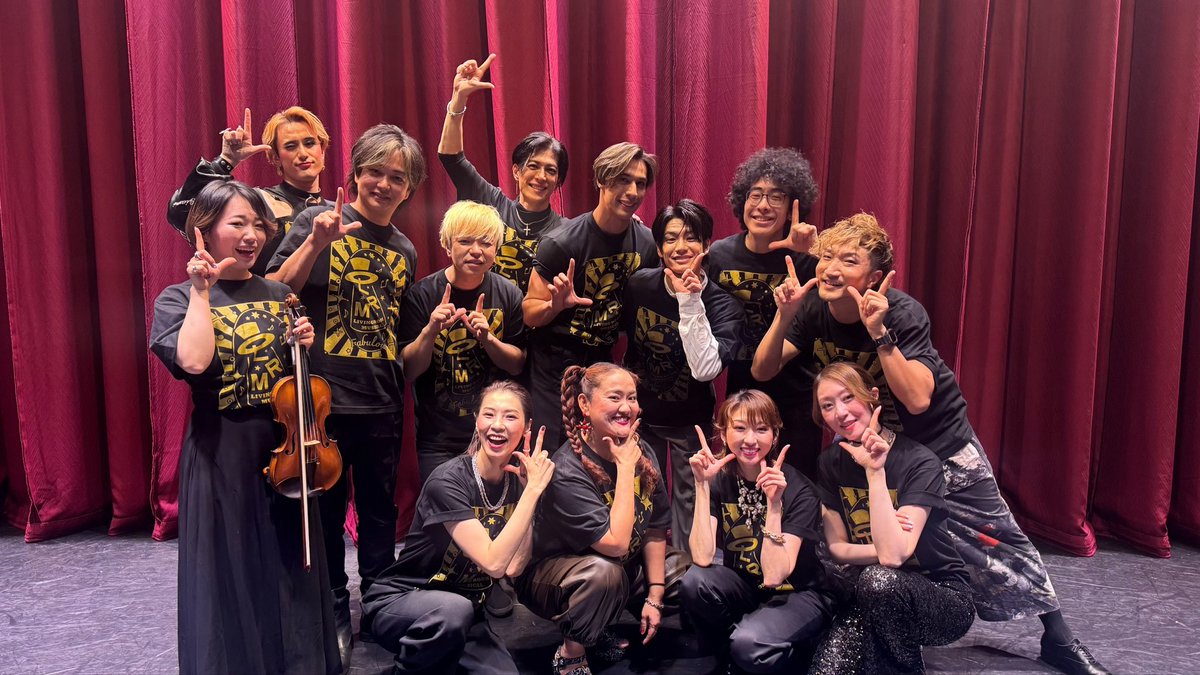 リビングルームミュージカル
無事に閉幕しました😄✨

最高の才能のキャスト陣、
音楽隊の皆さま✨

そして年末の貴重なお時間を
いただいたお客様🌸

全てが融合した
心から幸せな空間でした…✨🌈

音楽は心の壁を超えますね✨❤️
これからも皆様に、
沢山の幸せがございますように✨