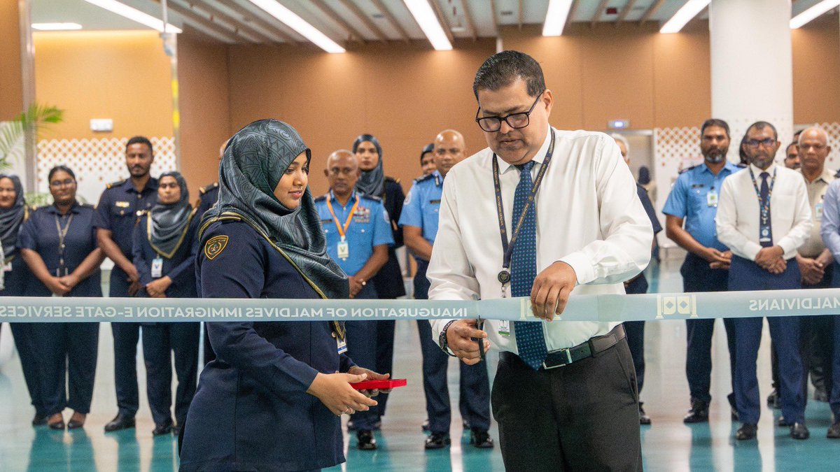 MACLmedia's tweet photo. The E-gate service for Maldivian passengers has been officially opened at Velana International Airport Terminal 1. A total of 10 e-gates are now operational across the arrival and departure halls, enhancing efficiency and enabling a seamless travel experience. https://t.co/IFMdNV8Qxl